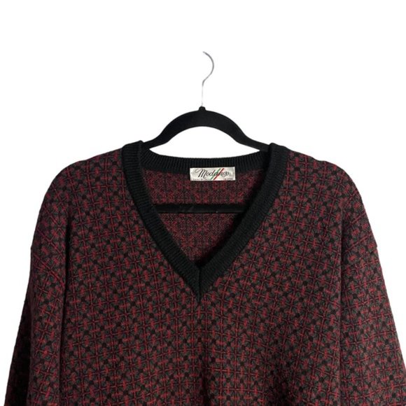 Modango Men's Patterned Wool V-Neck Soft Knit Sweater - Picture 2 of 9